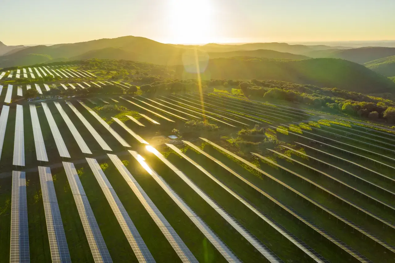 Panneaux solaires et soleil